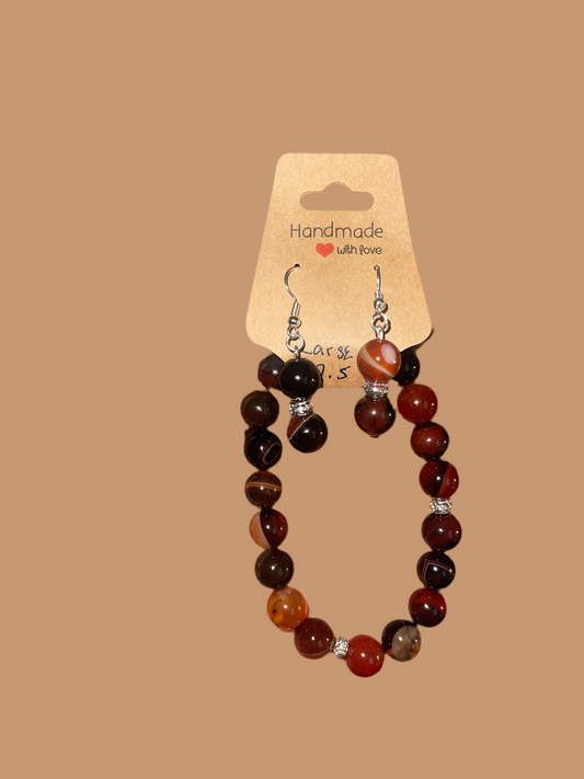 Women’s earring and bracelet set